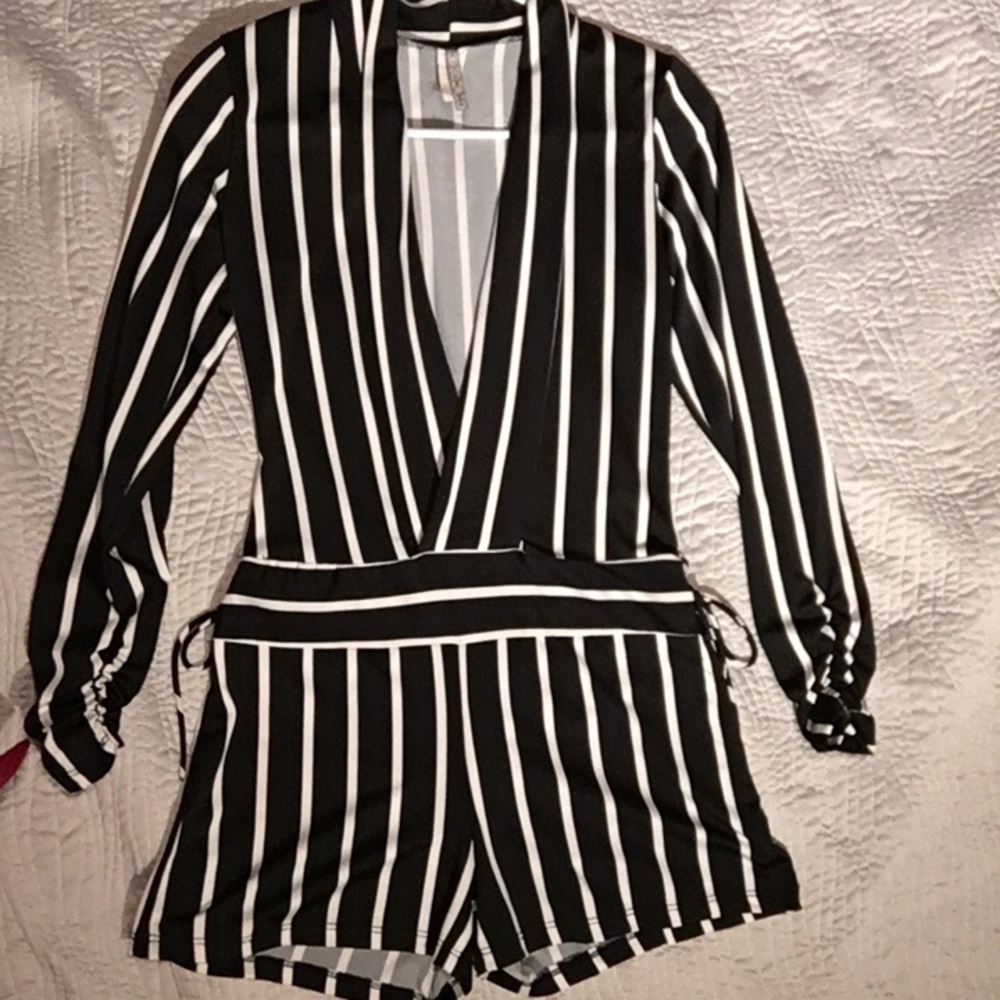 Black and white sexy Romper!!!!